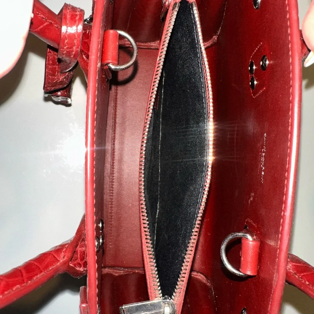 Saint Laurent Red Croc-Embossed Women's Bag - Picture 4 of 5